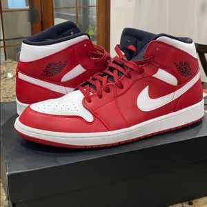 Jordan 1 mid gym red